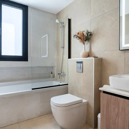 Densho 2-bedroom Luxury Апартаменти *