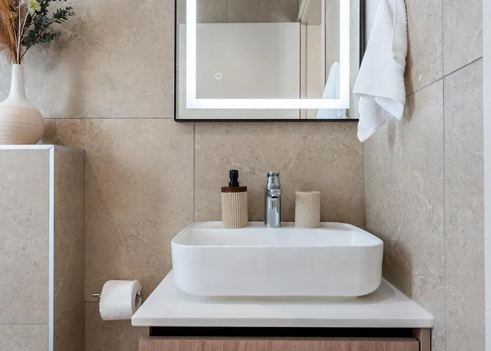 Apartmán Densho 2-Br Luxury Apartment By Makenzy Beach *