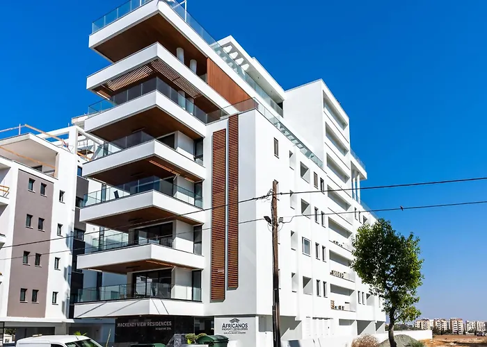 Densho 2-Br Luxury Apartment By Makenzy Beach *