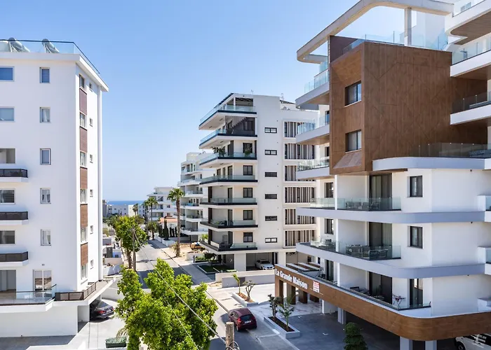 Densho 2-Br Luxury Apartment By Makenzy Beach Larnaca