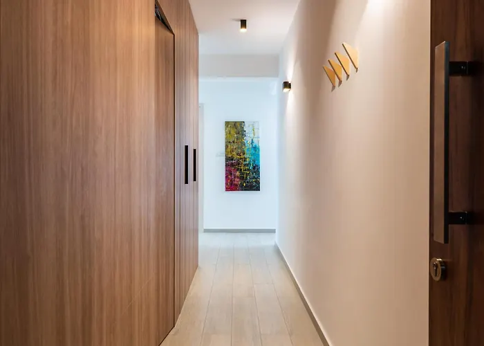 Appartamento Densho 2-Br Luxury Apartment By Makenzy Beach