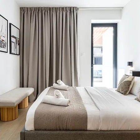 Densho 2-br Luxury By Makenzy Larnaca